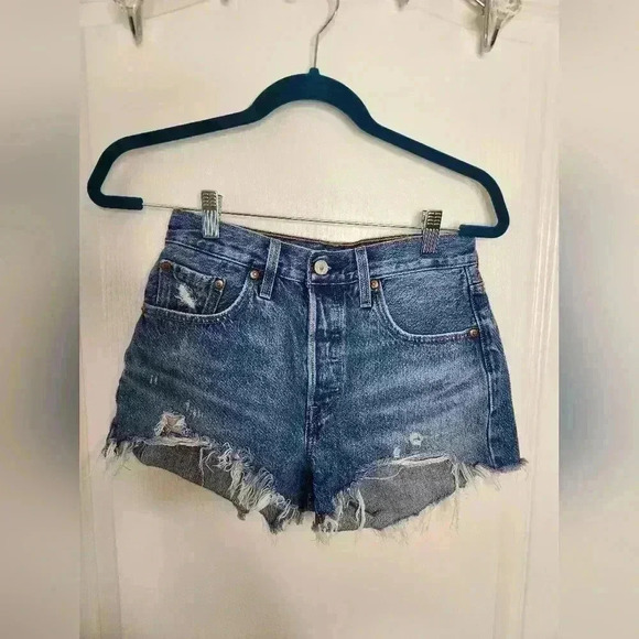 Levi's 501, button fly, cut off shorts #4 - Picture 1 of 7